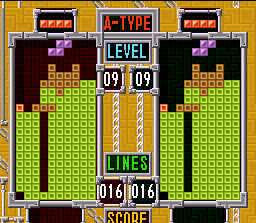 Tetris & Dr. Mario (SNES) screenshot: Clearing two or more lines at the same time, you'll add garbage blocks in the opponent's play field.