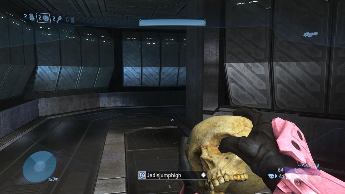 Halo 3 (Xbox 360) screenshot: Got to shelter with the ball in Oddball.