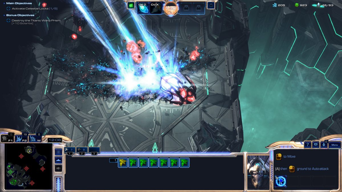 StarCraft II: Legacy of the Void (Windows) screenshot: Firing at the Titanic Warp Prism