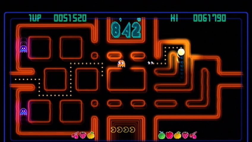 Pac-Man: Championship Edition (Xbox 360) screenshot: You start off with lots of Power Pellets in this mode, allowing you to stock up on lives - you'll need them.