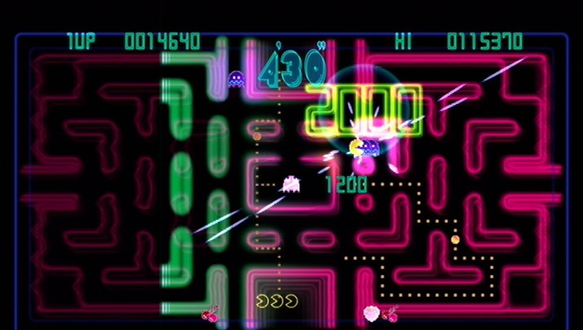 Pac-Man: Championship Edition (Xbox 360) screenshot: Consecutive ghost munching increases the value, maxing out at 3200 points.