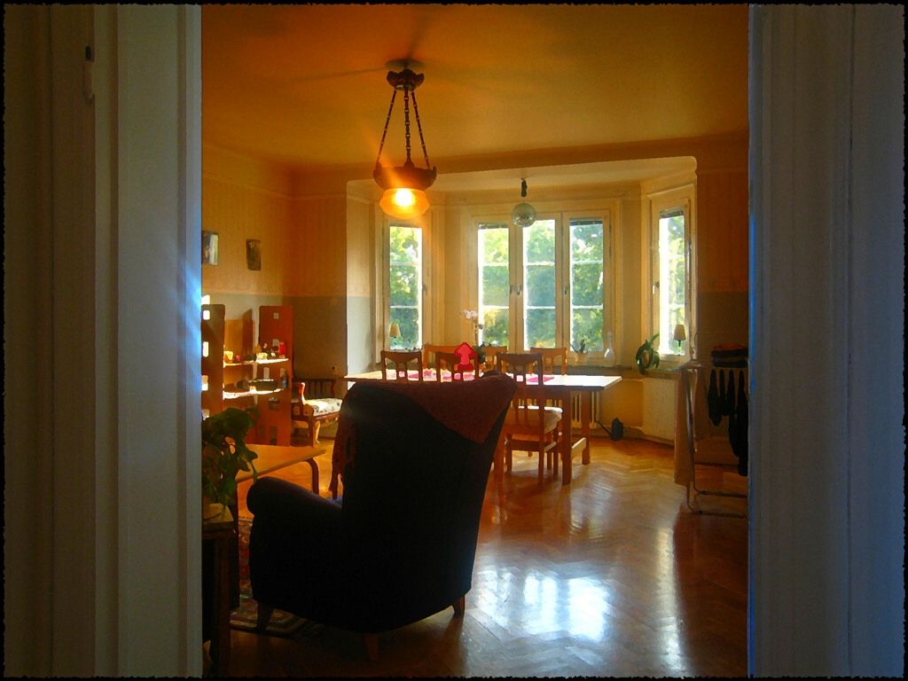 East Side Story (Windows) screenshot: Carol's apartment