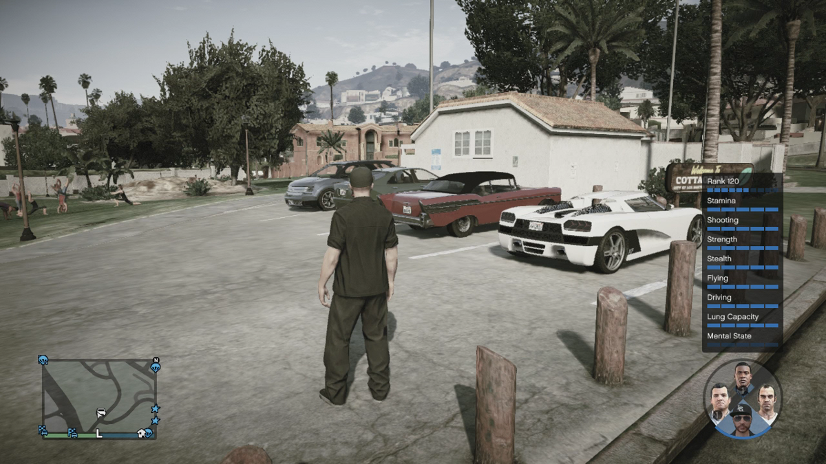 Grand Theft Auto V (Xbox 360) screenshot: Players can switch at any time between the three protagonists and the online character.