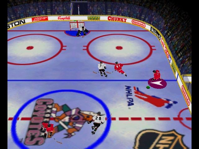 Wayne Gretzky's 3D Hockey (Nintendo 64) screenshot: Moving the puck around the playing field.