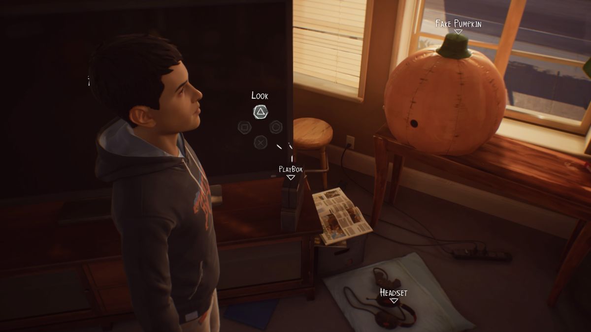 Life Is Strange 2: Episode 1 (PlayStation 4) screenshot: PlayBox console... an obvious derivative from PlayStation and Xbox