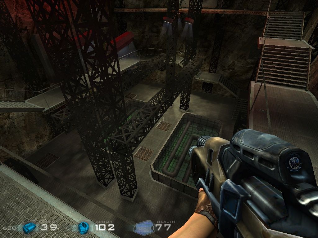 Kreed: Battle for Savitar (Windows) screenshot: Looking down on one of the rooms in the mining complex