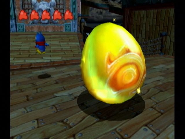 Billy Hatcher and the Giant Egg (GameCube) screenshot: The hatchling leads the way.