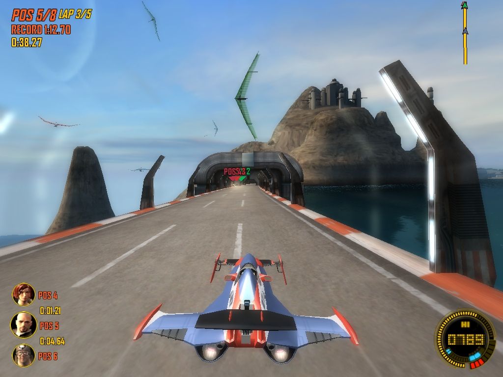 Power Drome (Windows) screenshot: You can notice dynamic objects, like this gliders, on some maps