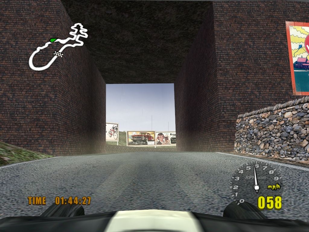 Classic British Motor Racing (Windows) screenshot: Racing in the "hood" view with the Riley RM.