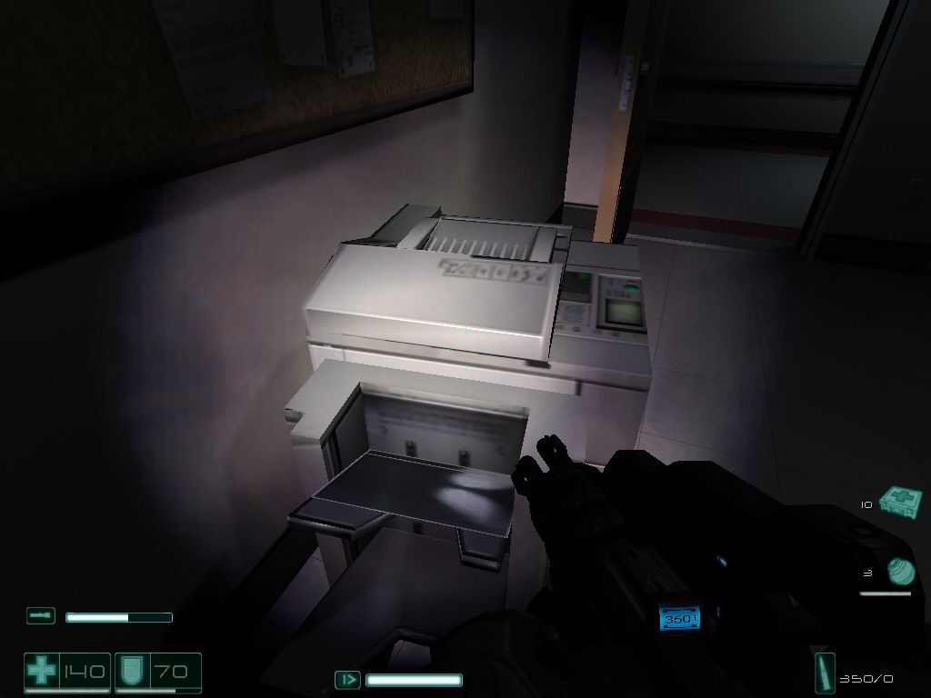 F.E.A.R.: Extraction Point (Windows) screenshot: Funny ghosts....