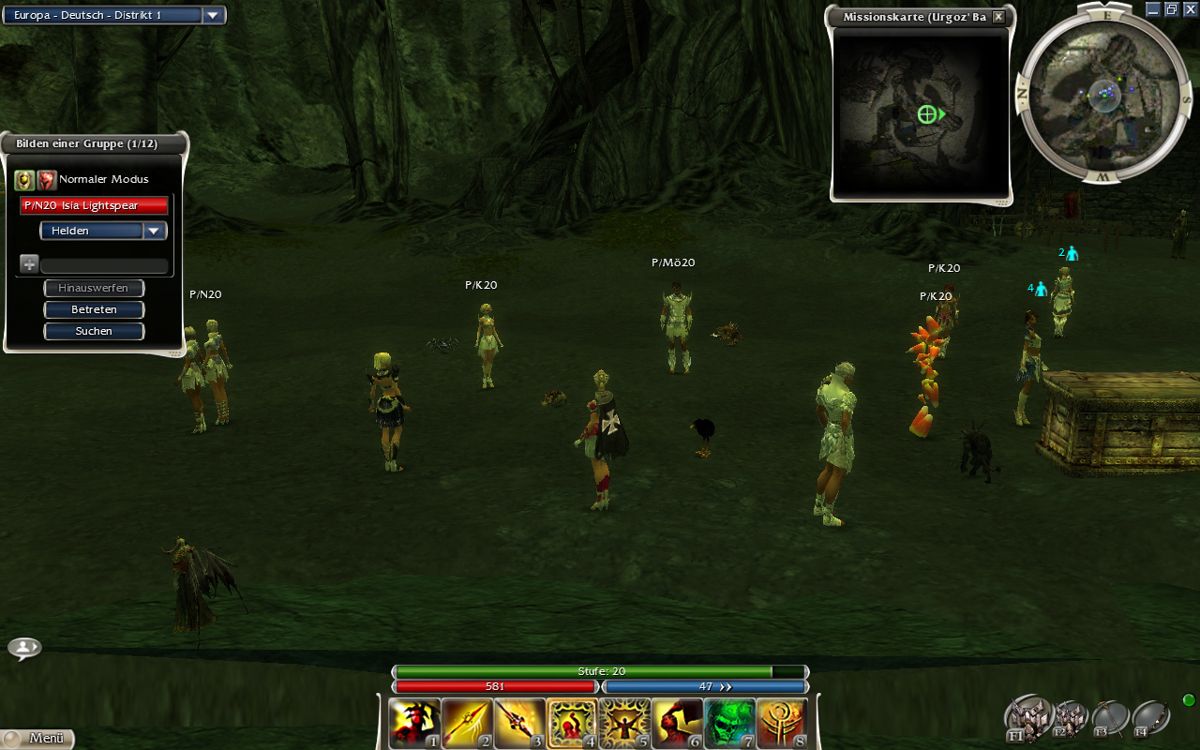 Guild Wars: Factions (Windows) screenshot: A party forms for an (elite) mission; note all those small miniatures, those are birthday/promotion presents