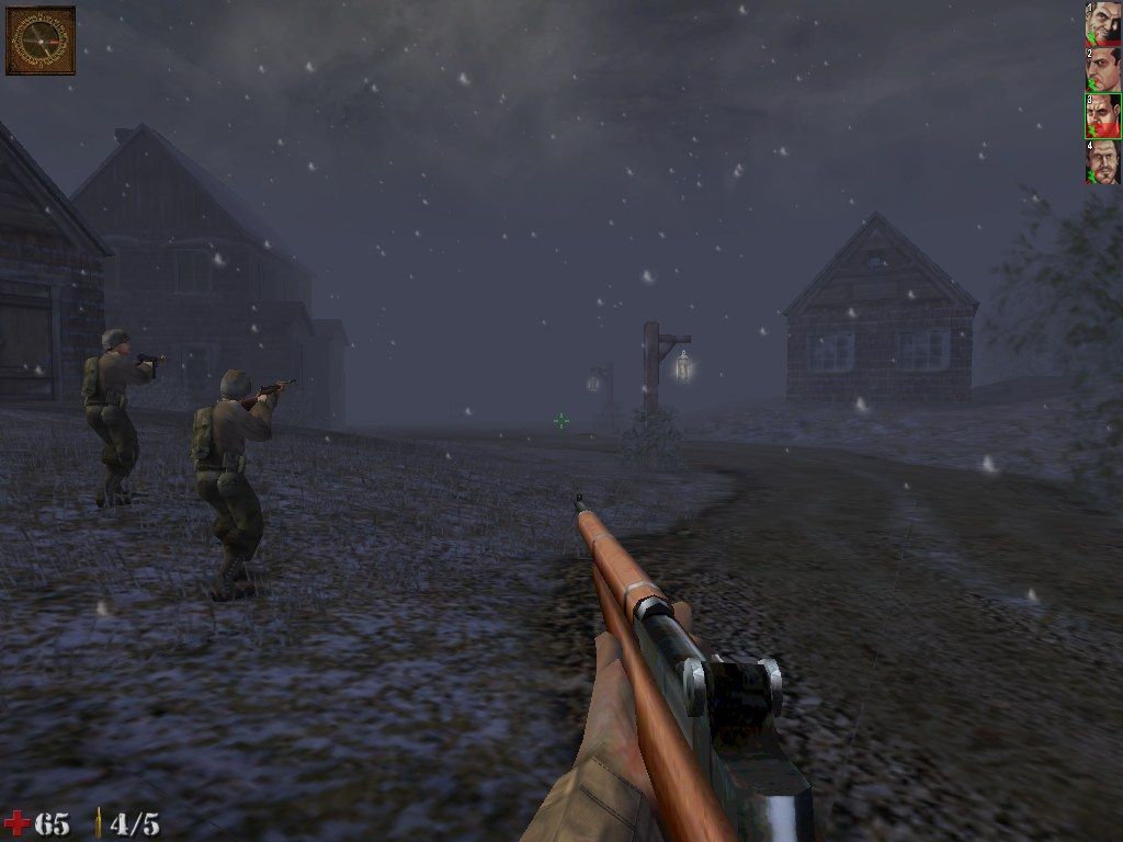 Deadly Dozen (Windows) screenshot: Storming through snowy village