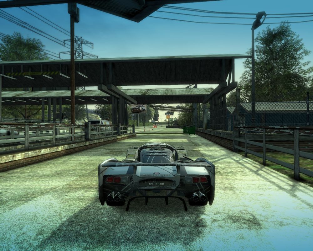 Burnout: Paradise - The Ultimate Box (Windows) screenshot: Press ignition to start the engine.