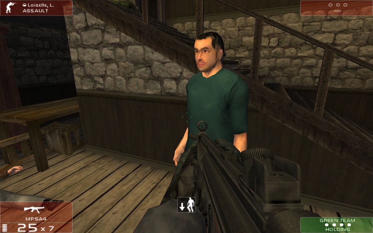 Tom Clancy's Rainbow Six 3: Raven Shield (Windows) screenshot: Rescued a hostage.