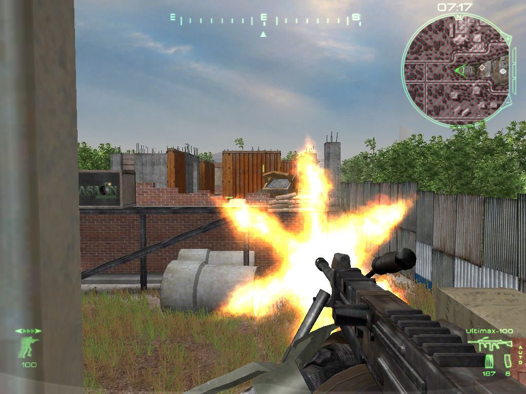 Rising Eagle: Futuristic Infantry Warfare (Windows) screenshot: Firing the Ultimax 100 Machine Gun