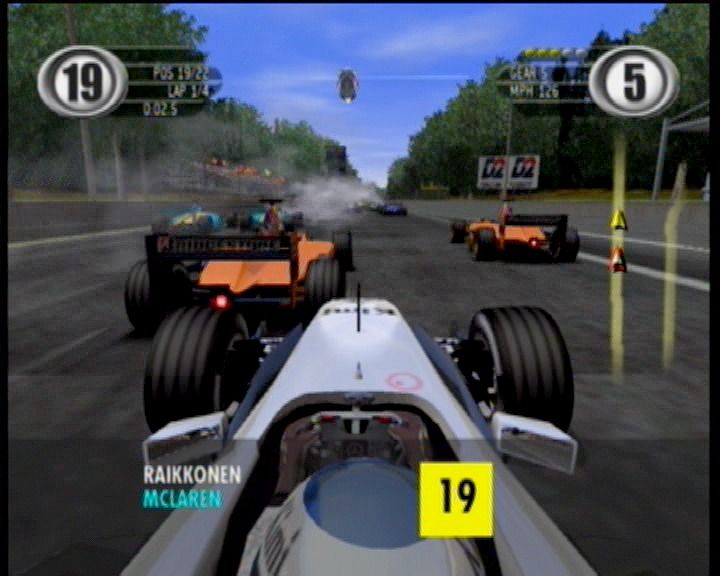 F1 2002 (Xbox) screenshot: Burning rubber or a faulty brakes, take your pick