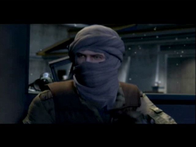 007: Everything or Nothing (Xbox) screenshot: James Bond in a disguise as one of the soldiers buying a weapon.