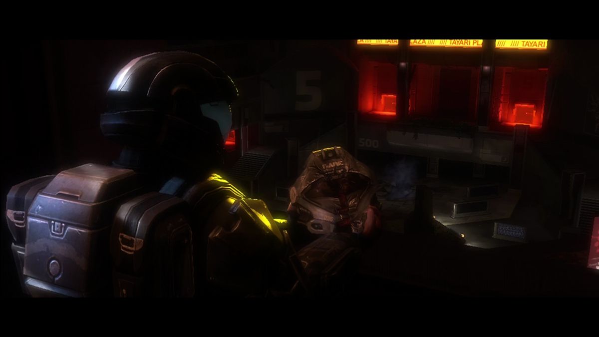 Halo 3: ODST (Xbox 360) screenshot: Picking up a clue triggers a playable flashback.