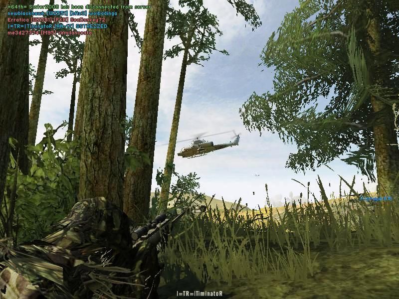 Battlefield 2 (Windows) screenshot: Dragon Valley-Line up the Cobra pilot back seat position