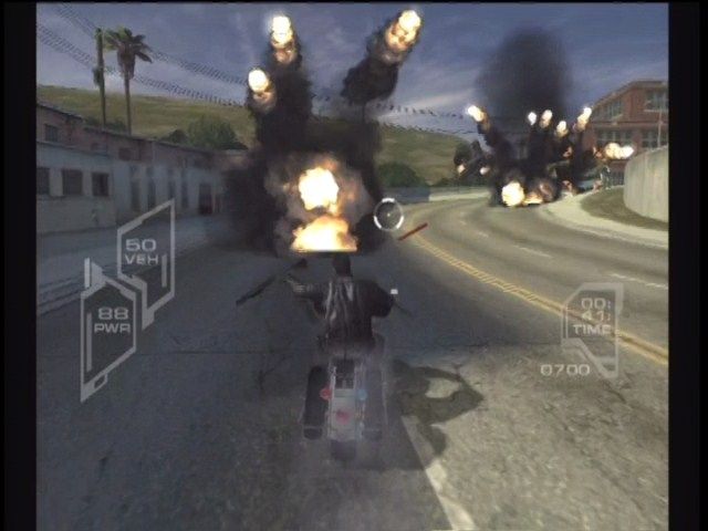 Terminator 3: The Redemption (Xbox) screenshot: Spin-cock move for the shotgun. Nice touch.