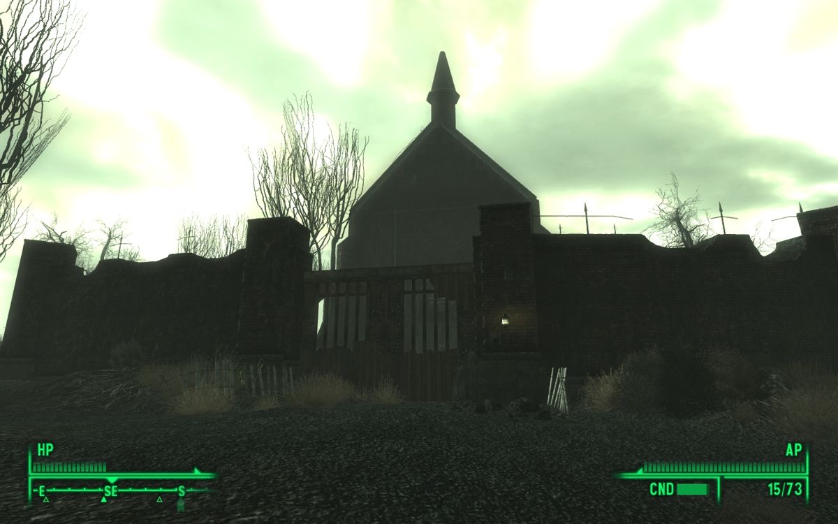 Fallout 3: Point Lookout (Windows) screenshot: A cathedral, complete with local cult. One of the major quests starts here.