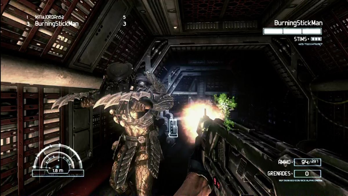 Aliens vs Predator (Hunter Edition) (Xbox 360) screenshot: A Predator prepares to take his next trophy.