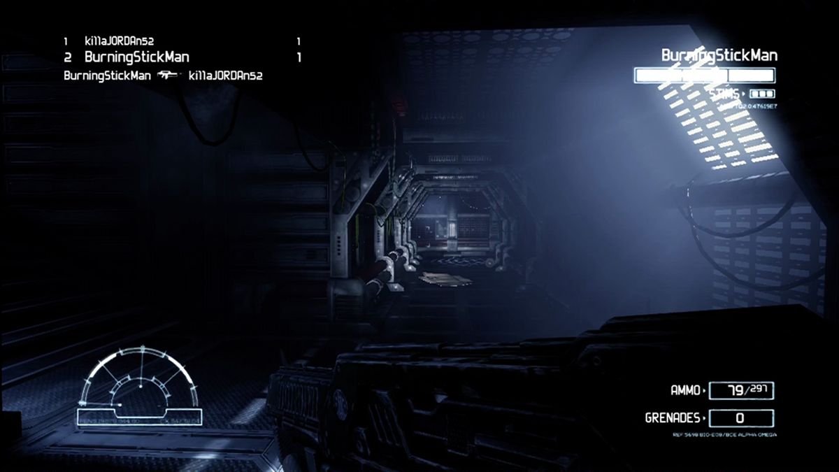 Aliens vs Predator (Hunter Edition) (Xbox 360) screenshot: Down in the bowels of the "Docks" facility.