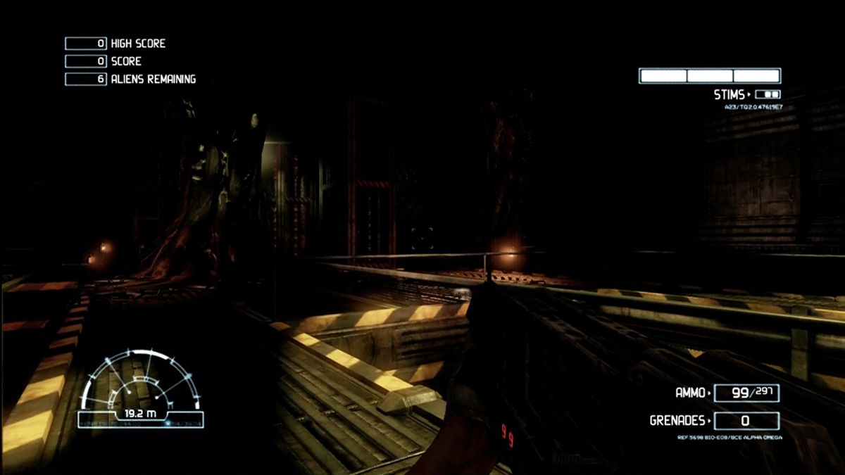 Aliens vs Predator (Hunter Edition) (Xbox 360) screenshot: "Hive" is a cramped room with catwalks.