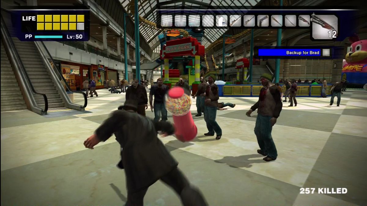Dead Rising (Xbox 360) screenshot: Break open a gumball machine...