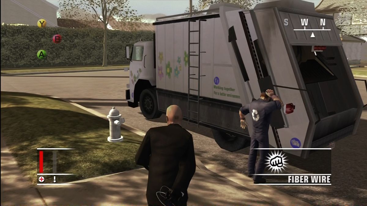 Hitman: Blood Money (Xbox 360) screenshot: 47 hides his weapon as he sneaks up on people.