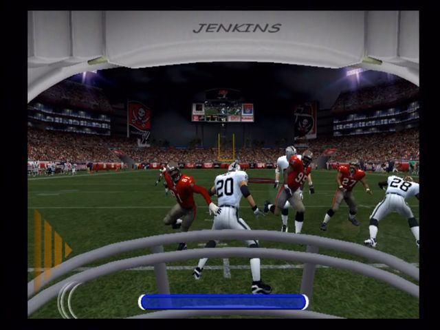 ESPN NFL Football (Xbox) screenshot: The arrows warn of oncoming tackles.