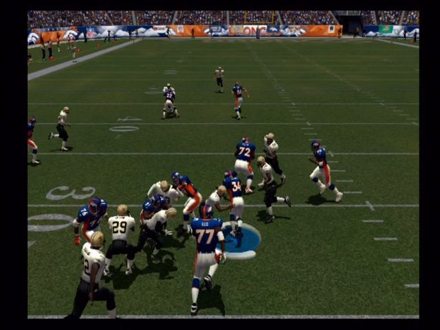 ESPN NFL Football (Xbox) screenshot: Each team's arena is accurately modeled.
