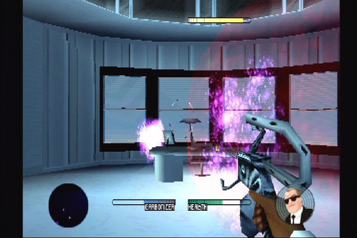Men in Black: The Series - Crashdown (PlayStation) screenshot: Vaporize multiple enemies at once with the carbonizer.