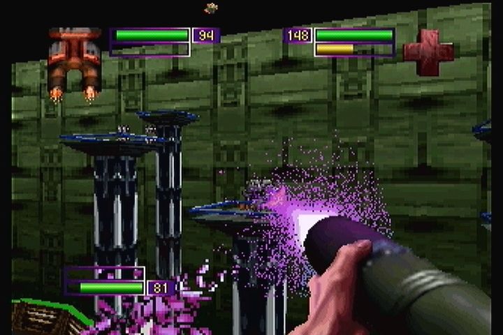 PO'ed (3DO) screenshot: Blasting away with a particle cannon.