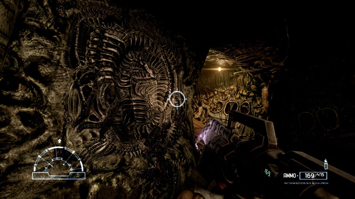 Aliens vs Predator (Windows) screenshot: H. R. Giger's art is impressive, and sick. And look out for hidden creatures on the walls!