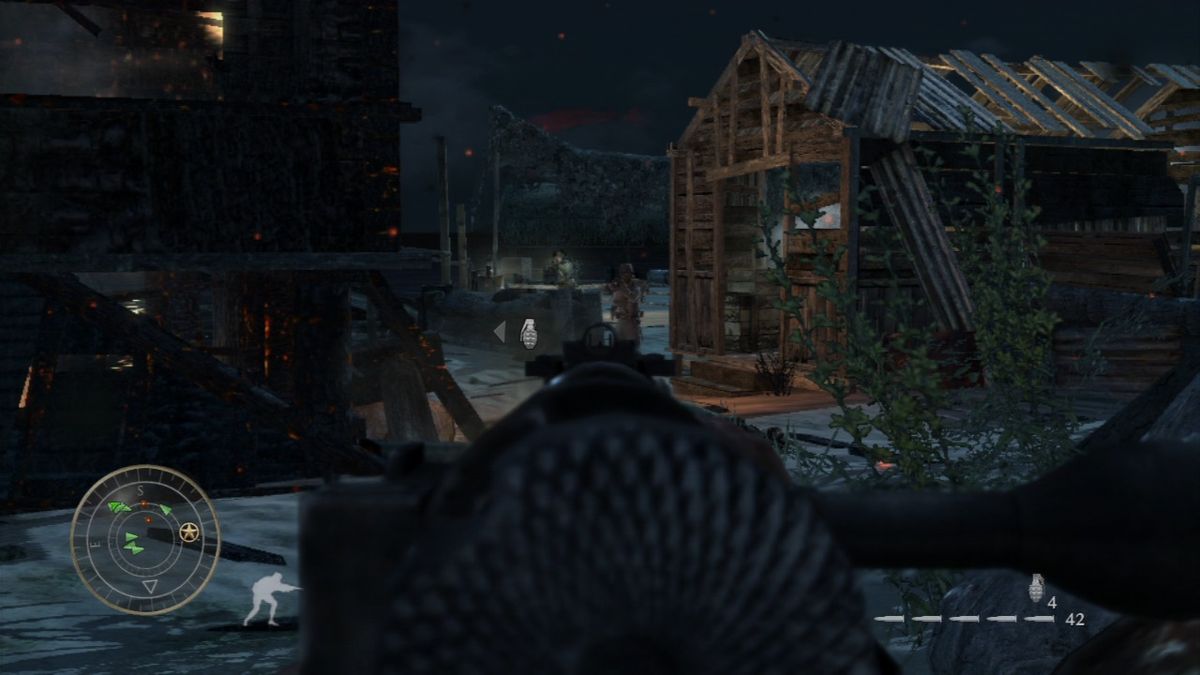 Call of Duty: World at War (PlayStation 3) screenshot: Bomb indicator means you will most likely be killed if you don't run or throw the grenade back at the enemy.