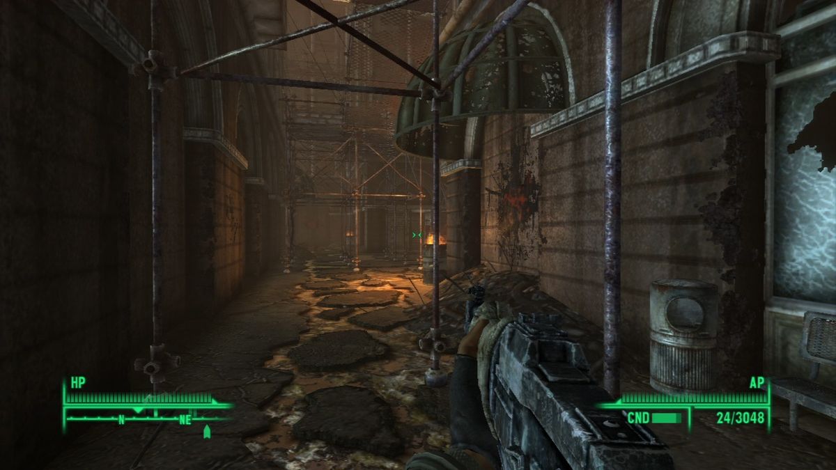 Fallout 3: The Pitt (PlayStation 3) screenshot: Exploring the downtown... up on the scaffolding is where the armed guards are.