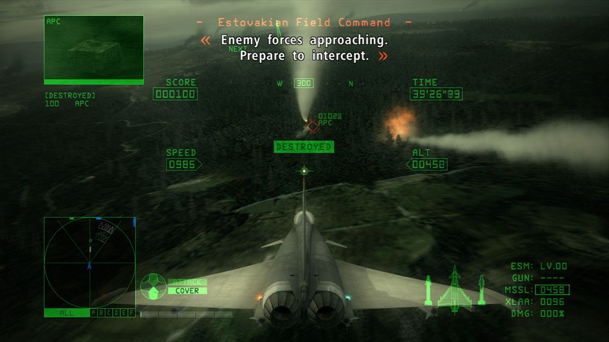 Ace Combat 6: Fires of Liberation (Xbox 360) screenshot: Firing at enemy APCs.