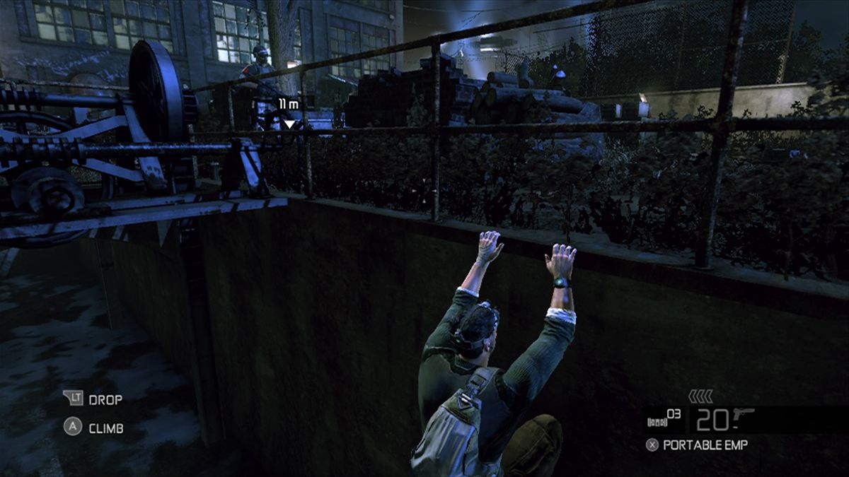Tom Clancy's Splinter Cell: Conviction (Xbox 360) screenshot: Waiting to ambush an unaware guard.