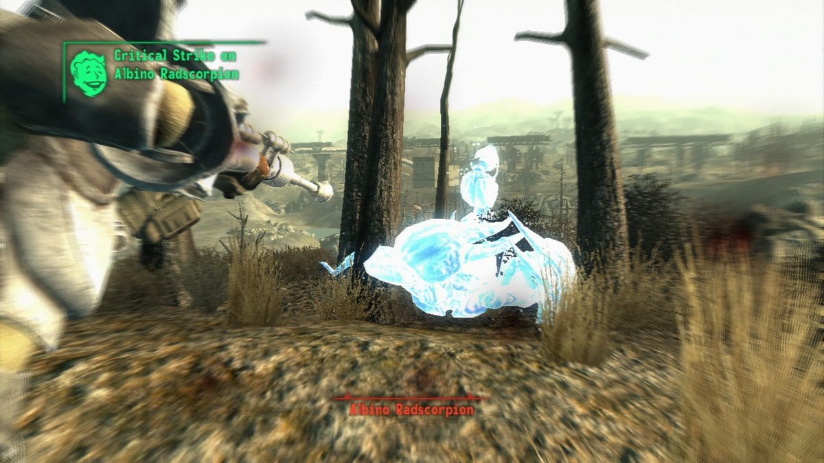Fallout 3: Mothership Zeta (PlayStation 3) screenshot: Zapping a scorpion with Alien Disintegrator rifle is a lot easier than with other rifles.