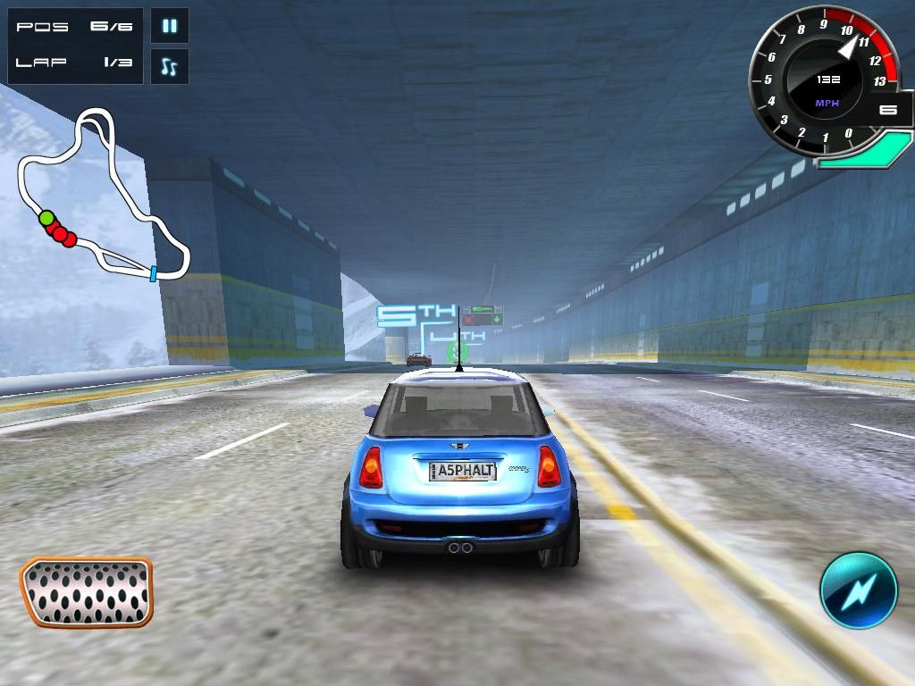 Asphalt 5 (iPad) screenshot: Tunnel catching the pack