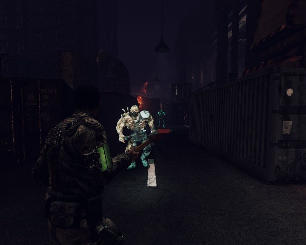 Afterfall: InSanity (Windows) screenshot: Mutants attacking in some large storage area.
