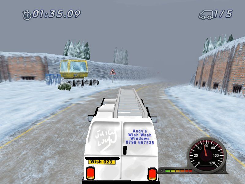 White Van Racer (Windows) screenshot: A snowplow somewhere on Mountain Pass stage 3. Apparently, Andy wish-washes only windows, not his vans.