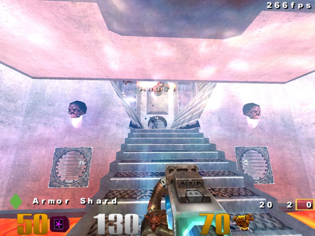 Quake III: Arena (Windows) screenshot: Standing in the regenerator while fighting Angel.