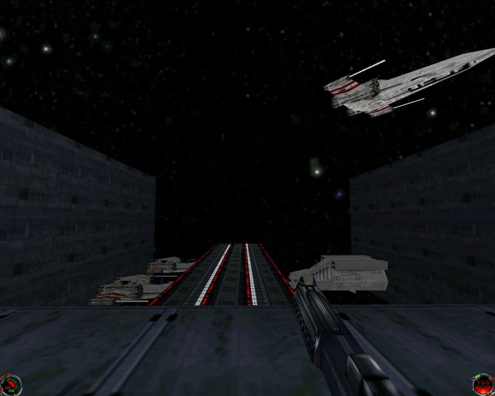 Star Wars: Jedi Knight - Mysteries of the Sith (Windows) screenshot: Lots more 3D model activity in the expansion.