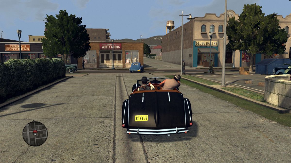 L.A. Noire: The Complete Edition (Windows) screenshot: Most pursuits result in shooting the criminal's car tires.