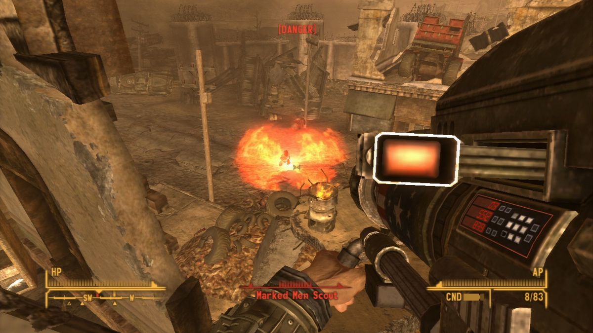 Fallout: New Vegas - Lonesome Road (PlayStation 3) screenshot: Using heavy weapons against new breed of mutants.