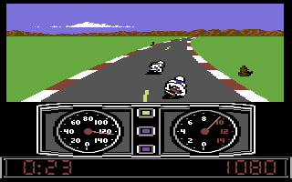 Super Cycle (Commodore 64) screenshot: A qualifying race