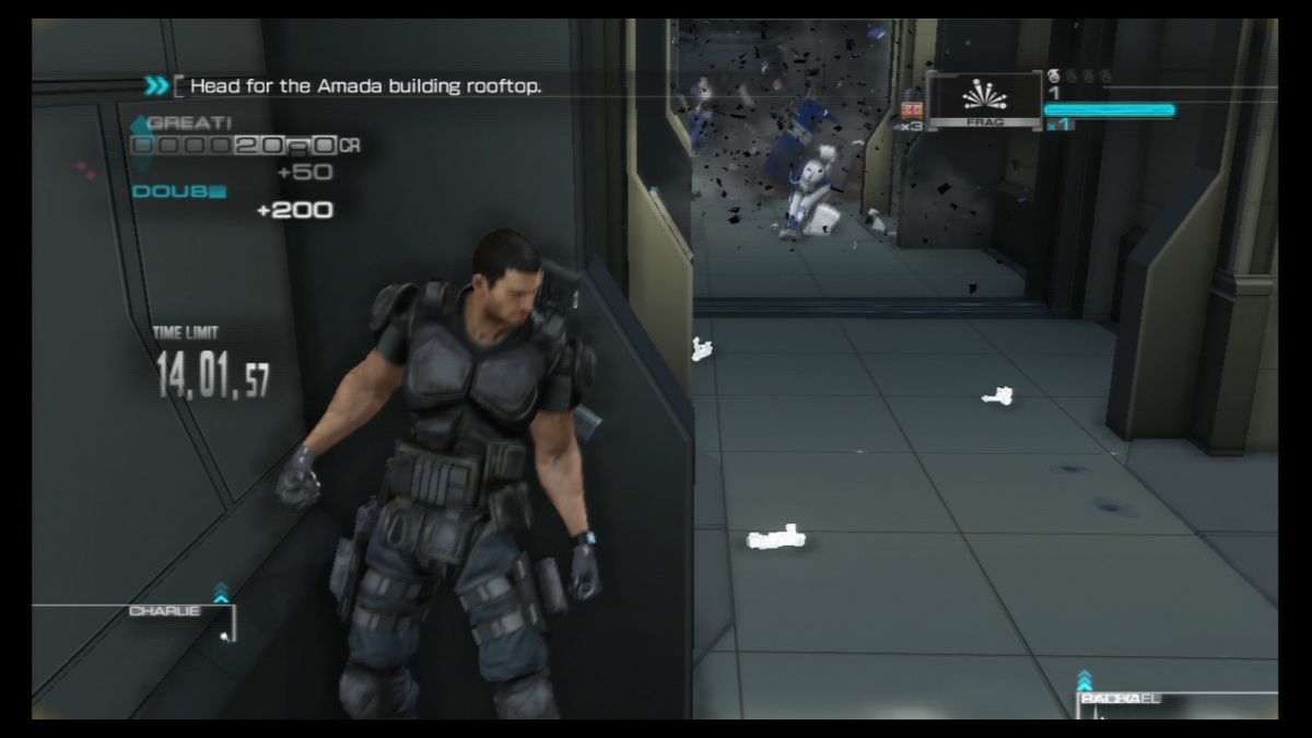 Binary Domain (PlayStation 3) screenshot: Grenade is the best weapon against shielded opponents.