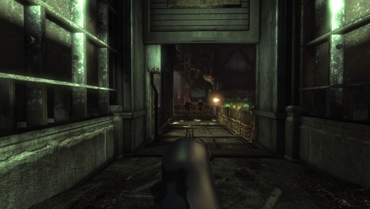 Batman: Arkham City (Windows) screenshot: Sneaking up on some bad guys